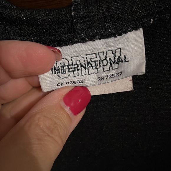 Black polyester crop zip front hoodie - Picture 3 of 4